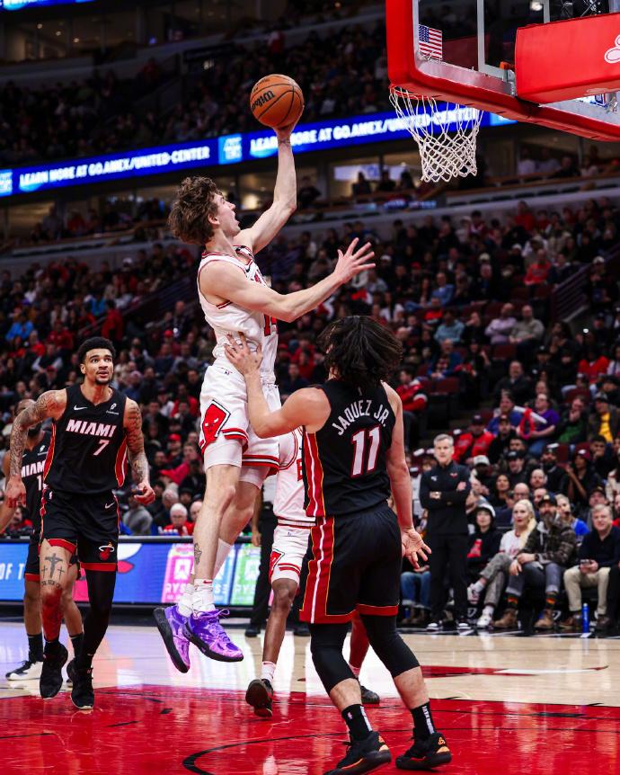 PG中国登录入口-公牛新秀逐渐融入球队,表现不俗