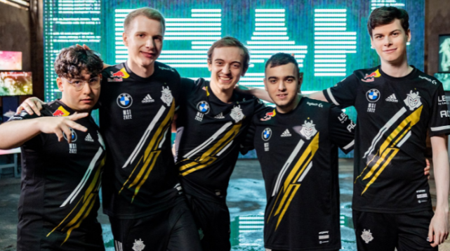 PG电子线上登入-NS横扫G2,Uzi团战一打五顶尖较量八强赛,留下经典瞬间